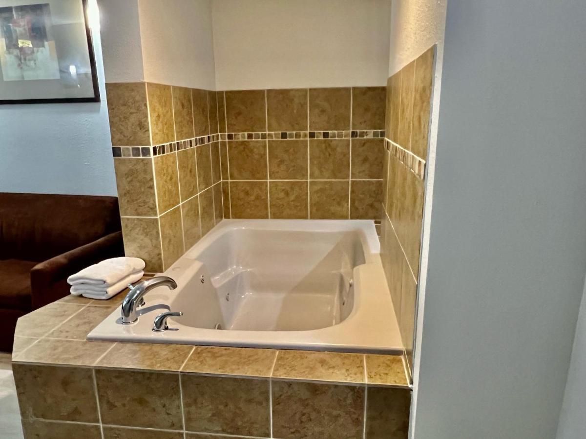 Hometowne Studios & Suites Washington Esterno foto