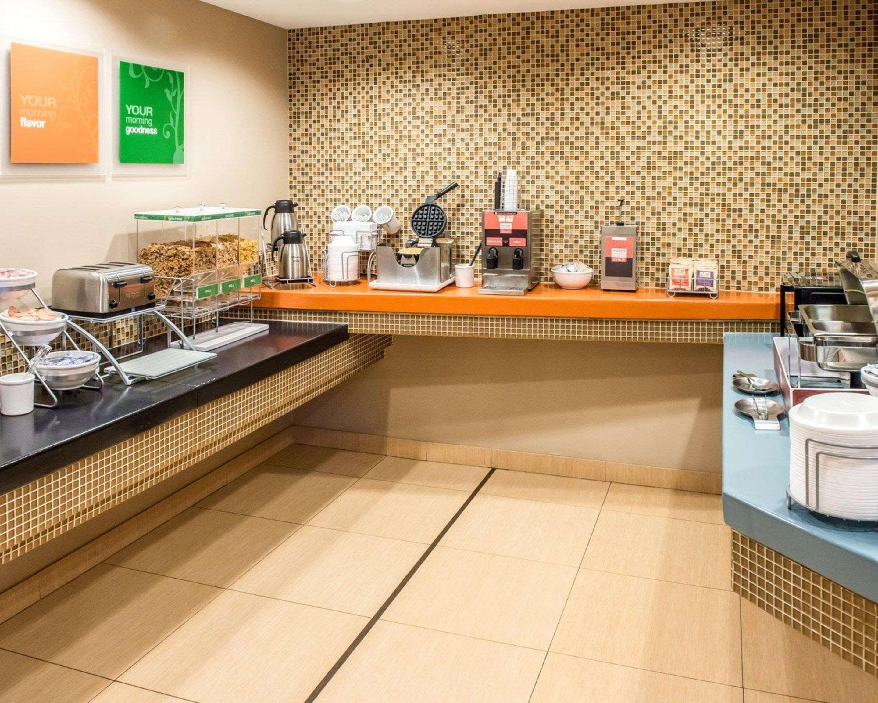 Hometowne Studios & Suites Washington Esterno foto