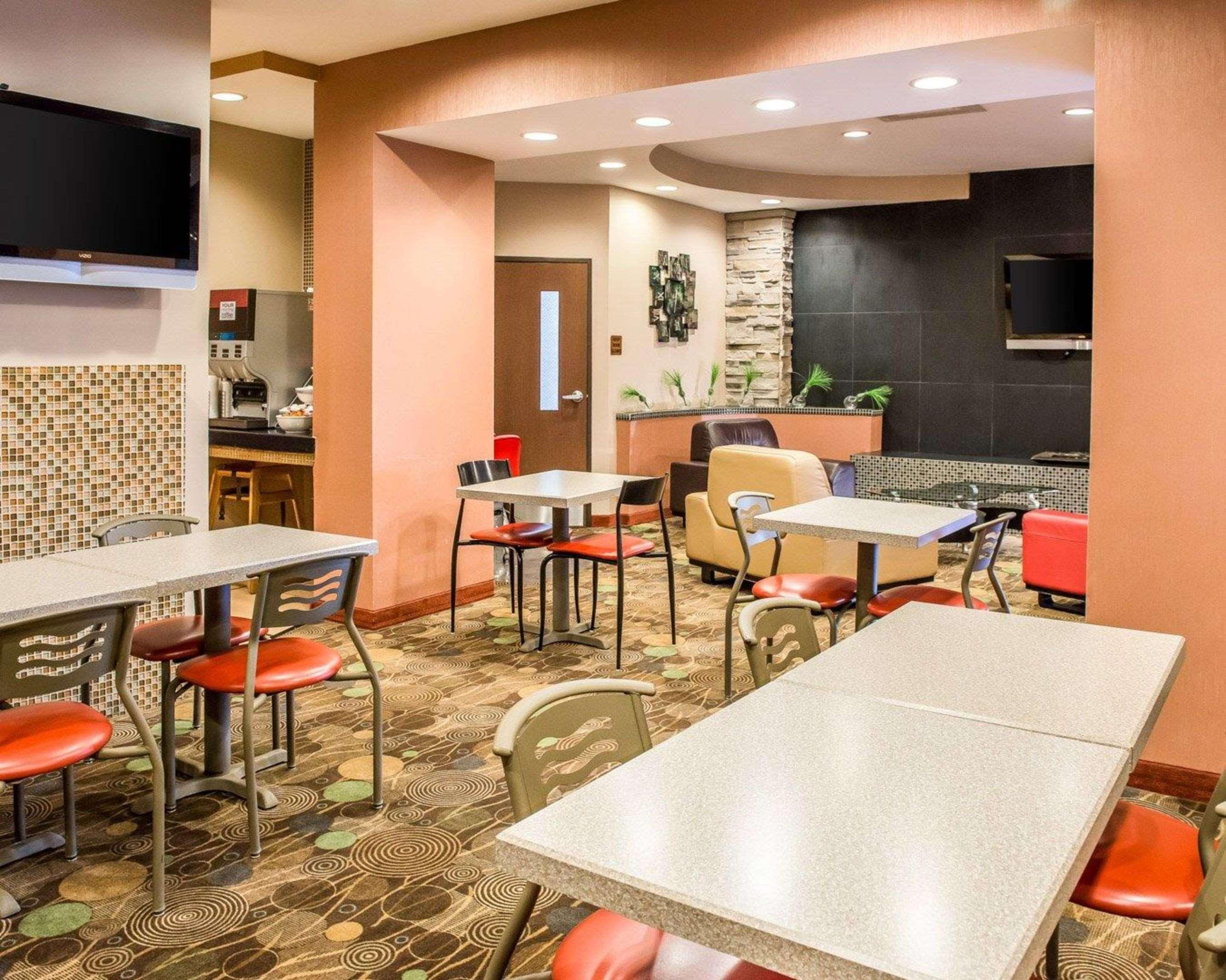 Hometowne Studios & Suites Washington Esterno foto